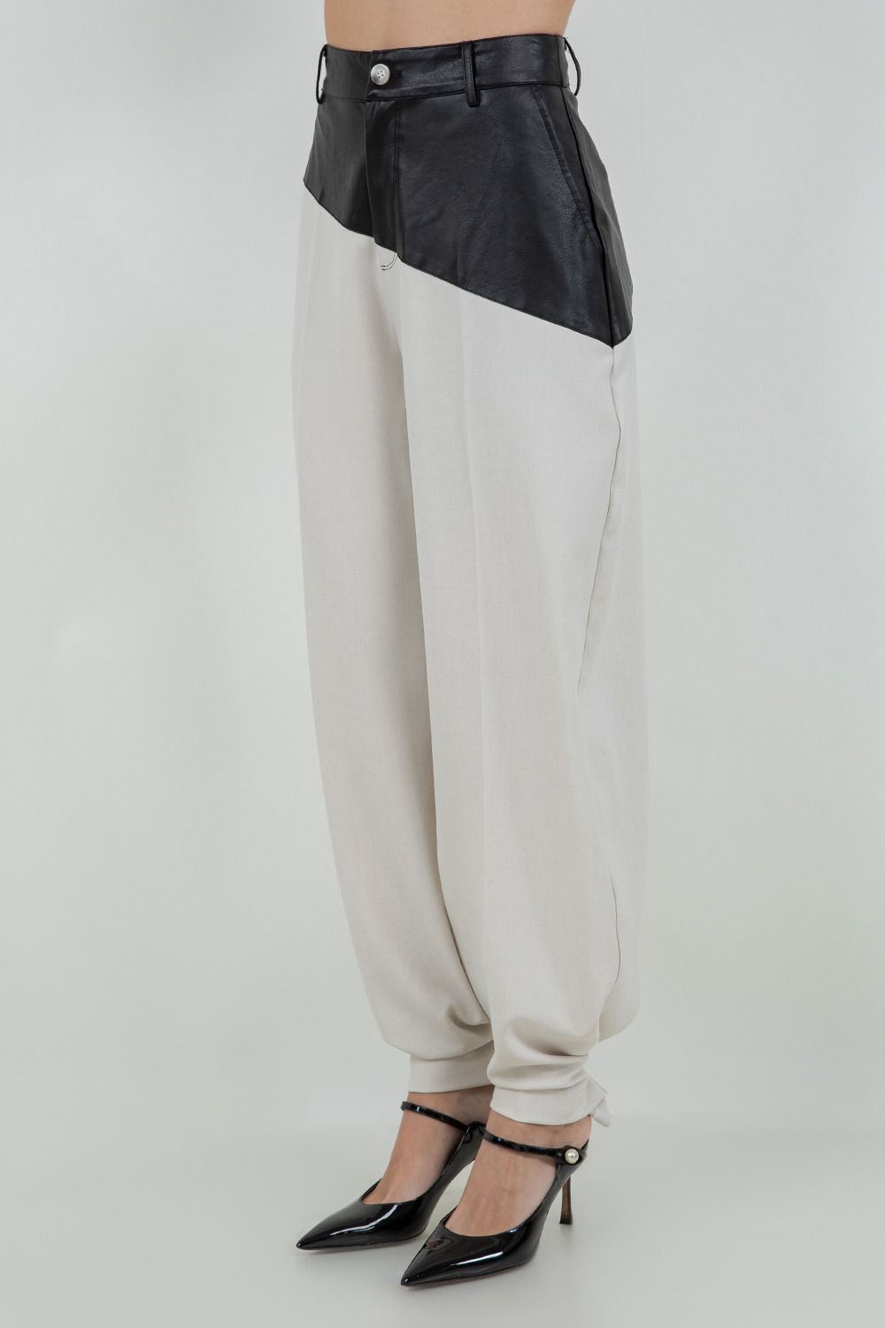 Pantalon Asimetric Leather