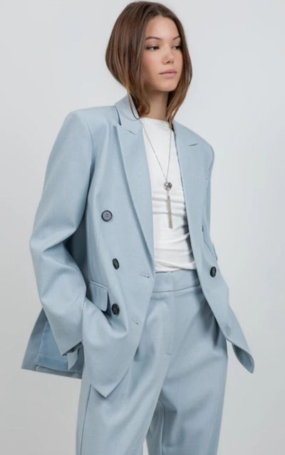 Traje Celeste