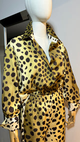 Traje animal print amarillo